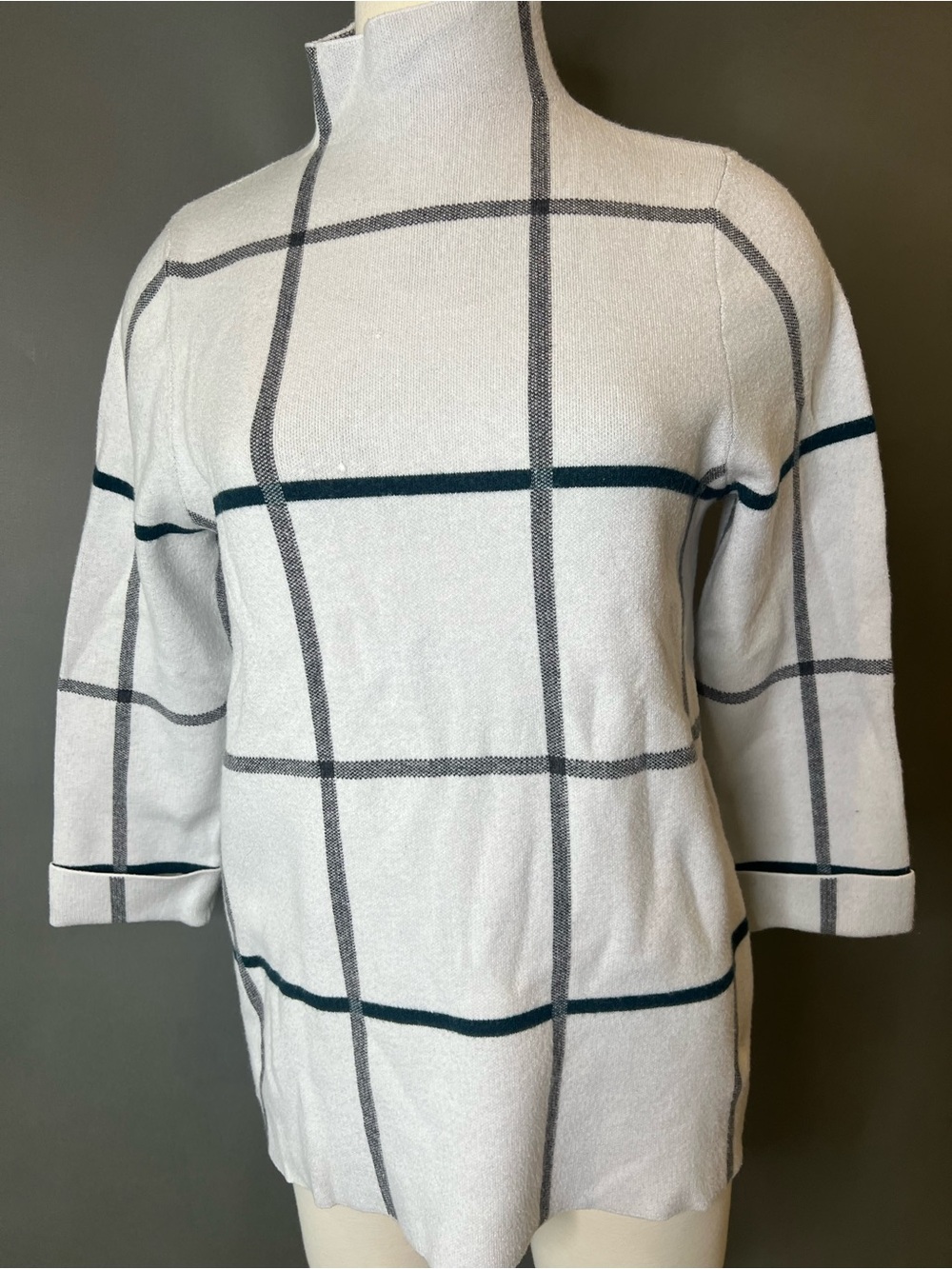 Tahari Cream Sweater with Gray Windowpane